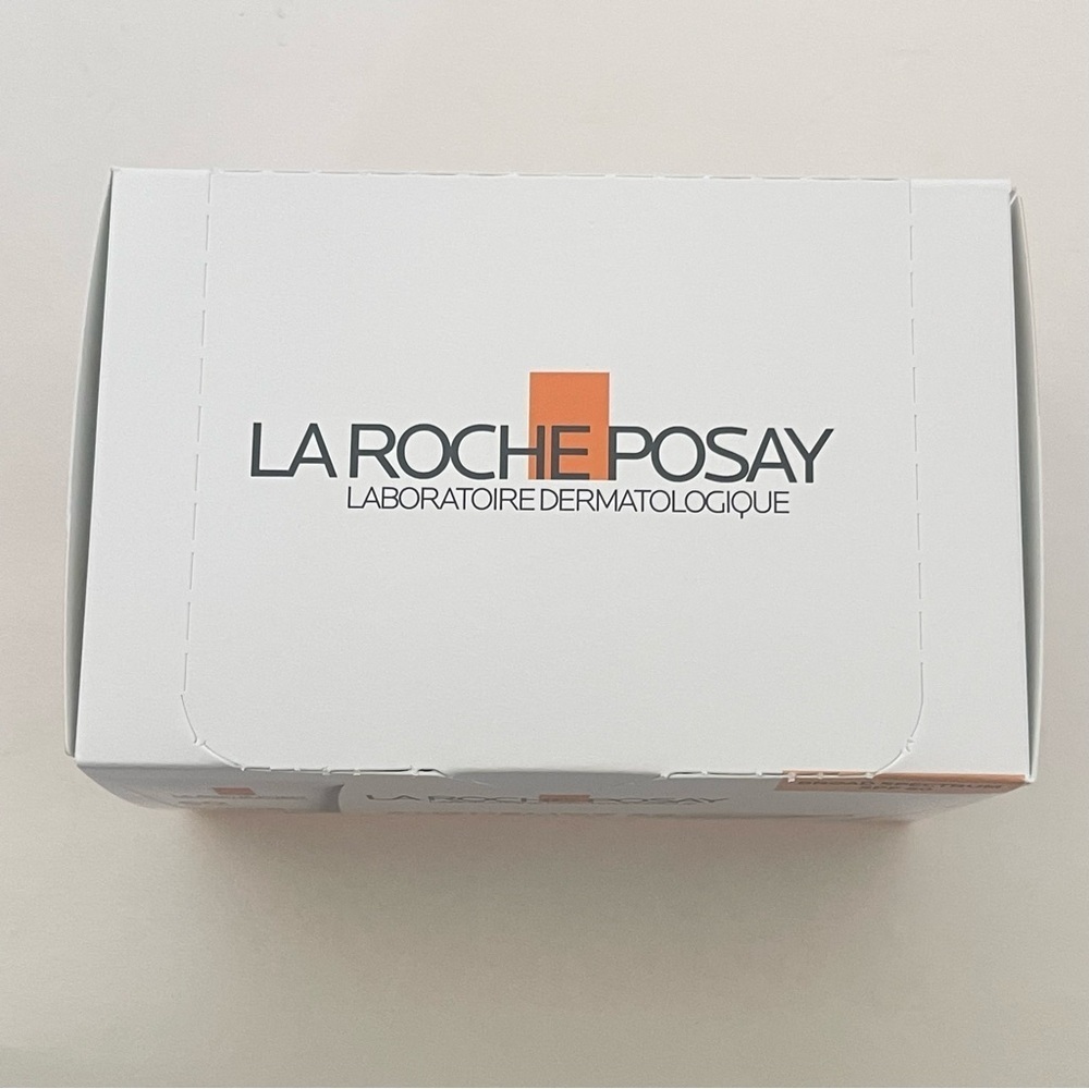 La Roche Posay Anthelios 60 Melt-in Milk Body Face Sunscreen Box of 10 0.5fl oz. - Picture 6 of 9